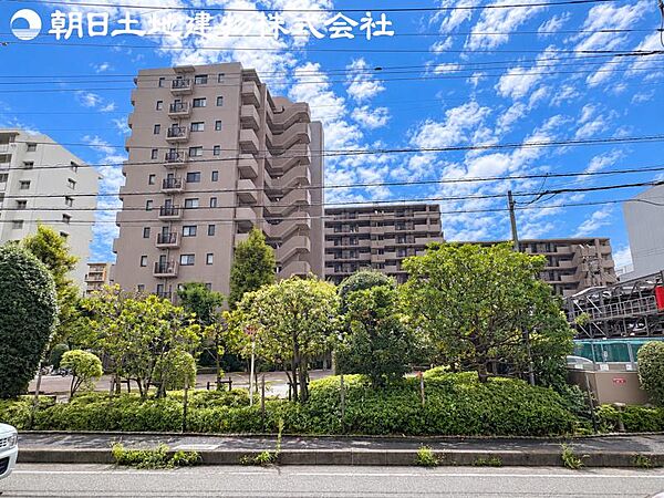 【マンション外観】※室内リフォーム中。モデルルームの見学可能です。