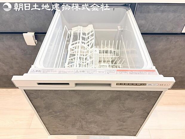 【ビルトイン食洗器】手洗いより楽以外に、手洗いでは難しい50度以上の高温できれいに洗えて更に除菌効果も。