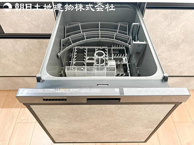 【ビルトイン食洗器】手洗いより楽以外に、手洗いでは難しい50度以上の高温できれいに洗えて更に除菌効果も。