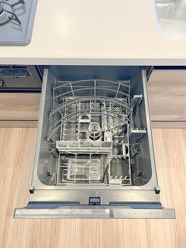 後片付けの手間を省く食器洗い乾燥機を標準装備。少量・高温のお湯で循環洗浄することにより、汚れをしっかり落とし、水道代・ガス代の節約にもなります