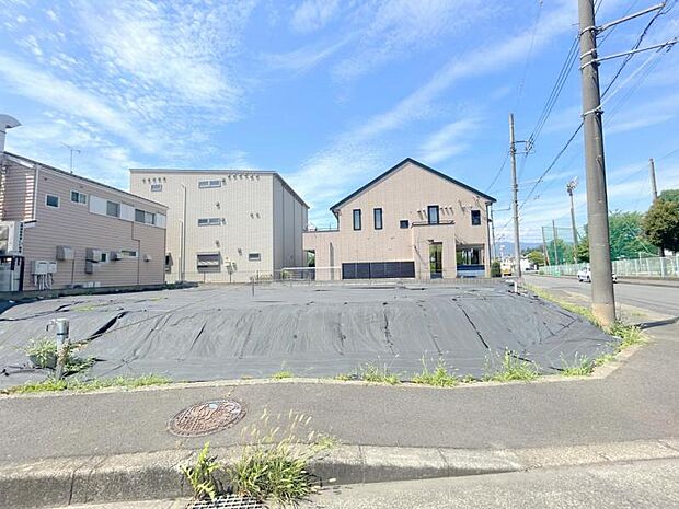 オープンでのびやかな空間を生み出す、こだわりの広がりとゆとり。家族と過ごす時間を大切にしたい方にぴったりの明るくゆとりある住空間です。