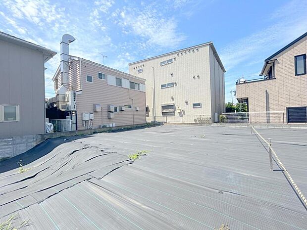 広い庭も駐車場も確保できる165.06平米の土地