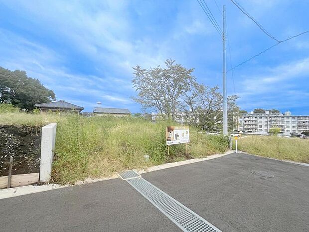 間口10.11mと広く、南面採光にこだわる方にオススメ。ご希望お聞かせ下さい。