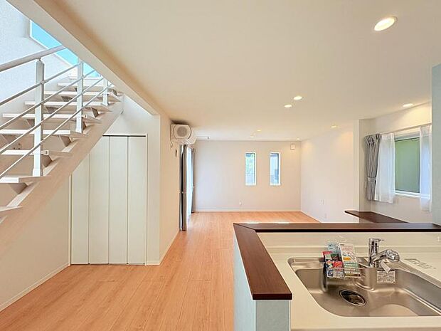 【LDK】開放感があるリビングは家具の配置にも困りません！