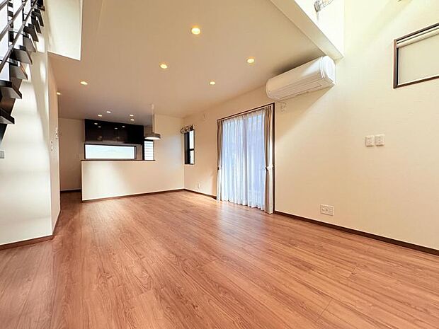 【LDK】広々リビングは家具の配置にも困りません！