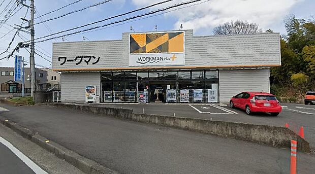 【ワークマンプラス】　駐車場もあり、品揃えもいいです。