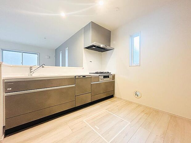 【キッチン】キッチンワークしながら大切な家族との会話を楽しむ。家族のコミュニケーションが生まれるキッチンです！