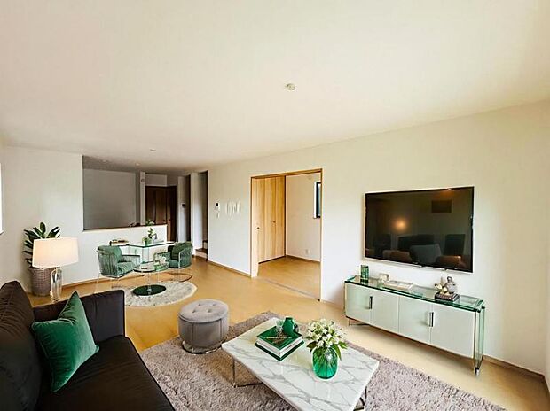 【LDK】大切なご家族が集まるからこそLDKはこだわりたい!休日はおひさまの光をたっぷりと取りこめるリビングでゆったりと過ごしませんか?※家具はCG合成の為付属しません。