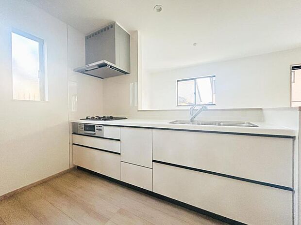 【キッチン】キッチンワークしながら大切な家族との会話を楽しむ。家族のコミュニケーションが生まれるキッチンです!