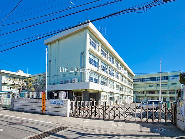 【厚木市立清水小学校】790ｍ　とても元気で挨拶のしっかり出来る子供が多い学校です。