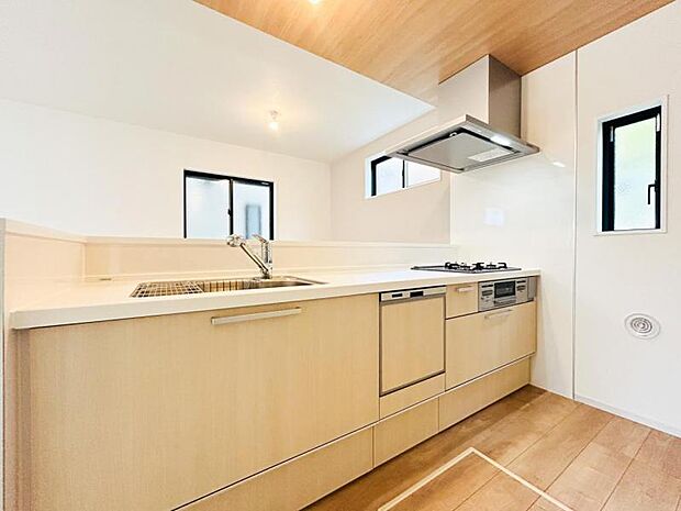 【キッチン】キッチンワークしながら大切な家族との会話を楽しむ。家族のコミュニケーションが生まれるキッチンです!