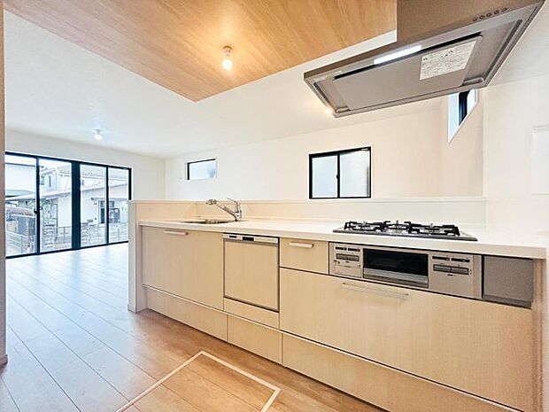 【キッチン】キッチンワークしながら大切な家族との会話を楽しむ。家族のコミュニケーションが生まれるキッチンです！