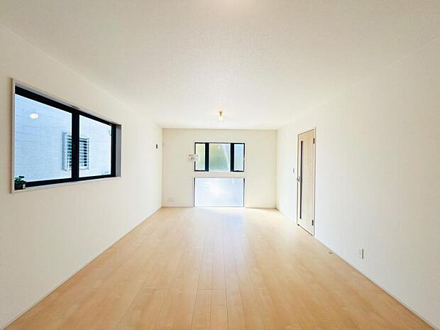 【LDK】大切なご家族が集まるからこそLDKはこだわりたい!休日はおひさまの光をたっぷりと取りこめるリビングでゆったりと過ごしませんか?