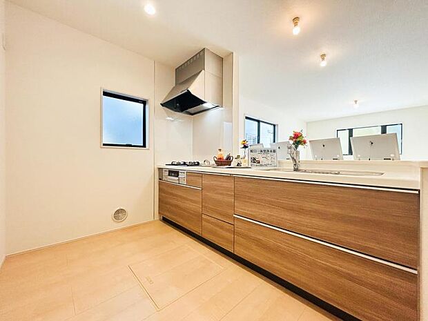 【キッチン】キッチンワークしながら大切な家族との会話を楽しむ。家族のコミュニケーションが生まれるキッチンです！