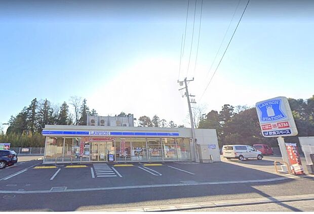 【ローソン　座間栗原北店】560ｍ　駐車場も広く出入りも楽な車が便利です。