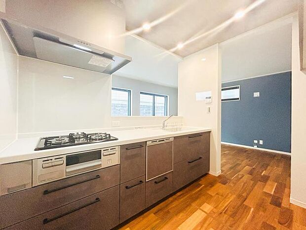 【キッチン】キッチンワークしながら大切な家族との会話を楽しむ。家族のコミュニケーションが生まれるキッチンです!