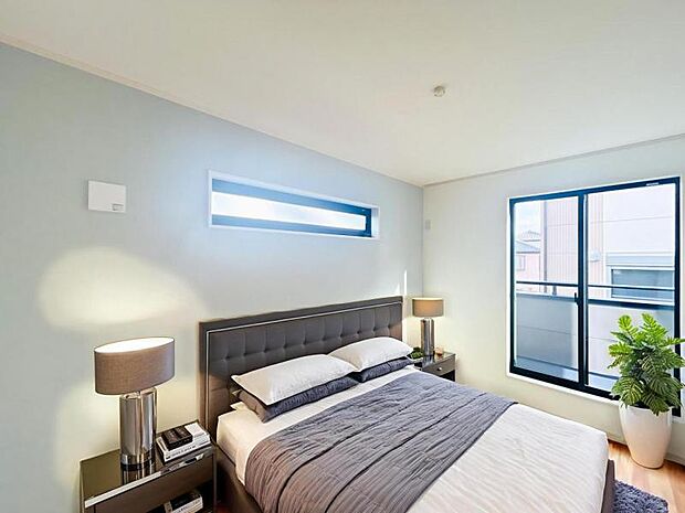 【洋室】木目のフローリングが暖かみのある室内に。明るい寝室で心地のいい朝を迎えられそう。※家具はCG合成の為付属しません。