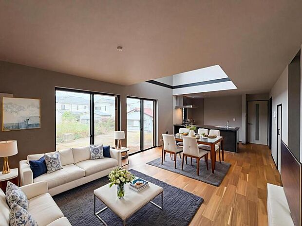 【現地外観：令和7年11月上旬完成予定】※同メーカーのモデルハウスございます。