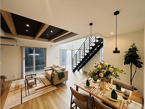 【LDK】大切なご家族が集まるからこそLDKはこだわりたい!休日はおひさまの光をたっぷりと取りこめるリビングでゆったりと過ごしませんか?※家具は含まれません。