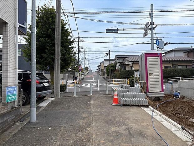 【現地写真：令和8年1月末完成予定】※同メーカーのモデルハウスございます。