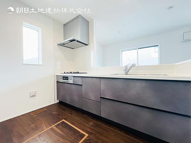 【キッチン】キッチンワークしながら大切な家族との会話を楽しむ。家族のコミュニケーションが生まれるキッチンです!