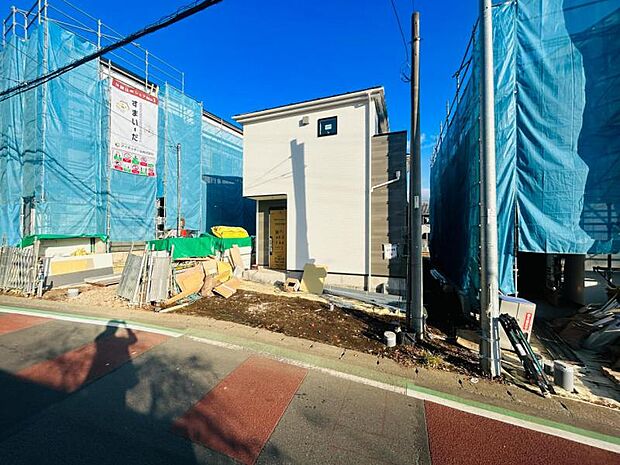 【現地写真:令和7年12月末完成予定】※同メーカーのモデルハウスがございます。