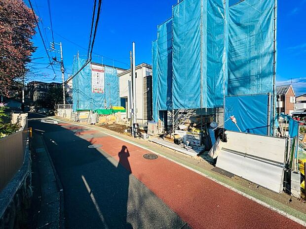 【現地写真:令和7年12月末完成予定】※同メーカーのモデルハウスがございます。