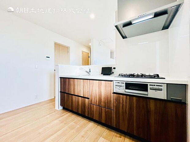 【キッチン】キッチンワークしながら大切な家族との会話を楽しむ。家族のコミュニケーションが生まれるキッチンです!