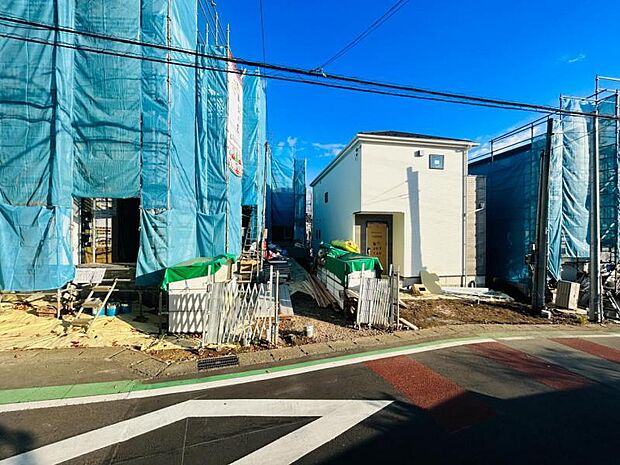 【現地写真：令和7年12月末完成予定】※同メーカーのモデルハウスがございます。