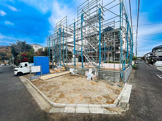 【現地写真：令和8年2月末完成予定】※同メーカーのモデルハウスがございます。