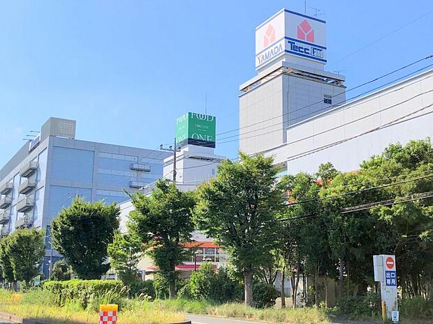 【フードワン 厚木長谷店】1870m 駐車場は屋内駐車場となっており、雨が降っていても行きやすいスーパーです。ヤマダ電機やダイソーもはいっている複合施設となっています。