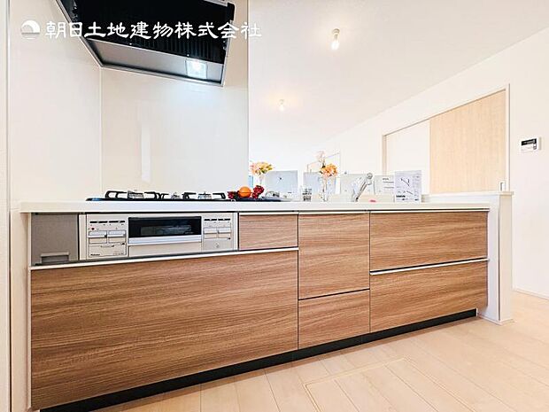 【キッチン】キッチンワークしながら大切な家族との会話を楽しむ。家族のコミュニケーションが生まれるキッチンです!