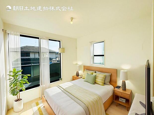 【洋室】木目のフローリングが暖かみのある室内に。明るい寝室で心地のいい朝を迎えられそう。※家具はCG合成の為付属しません。