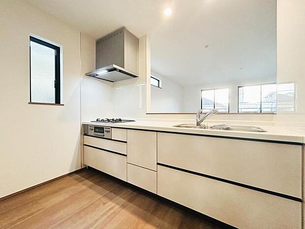 【キッチン】キッチンワークしながら大切な家族との会話を楽しむ。家族のコミュニケーションが生まれるキッチンです！