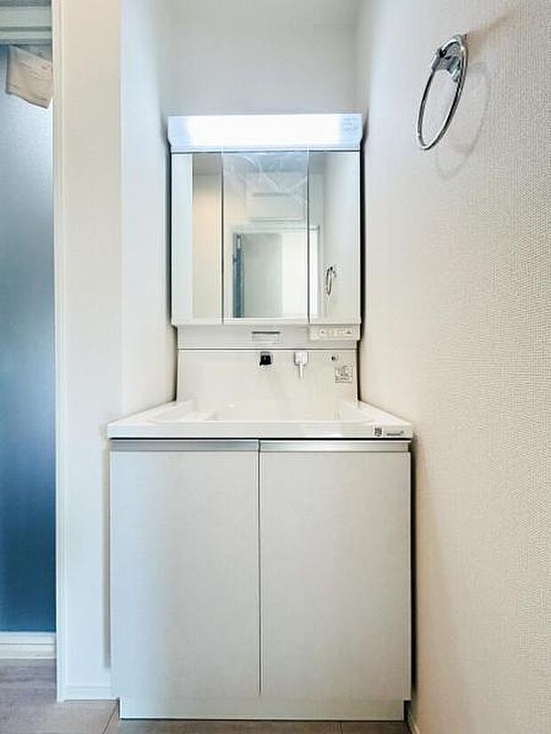 【洗面化粧台】毎日の身支度には欠かせない洗面化粧台、支度時間が重なってしまい準備ができないなど経験ありませんか?そんな時に上手く利用すれば同時にご利用可能です!