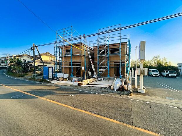 【現地外観：令和8年3月末完成予定】※同メーカーのモデルハウスございます。