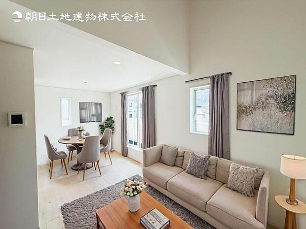 【LDK】大切なご家族が集まるからこそLDKはこだわりたい!休日はおひさまの光をたっぷりと取りこめるリビングでゆったりと過ごしませんか?※家具はCG合成の為付属しません。