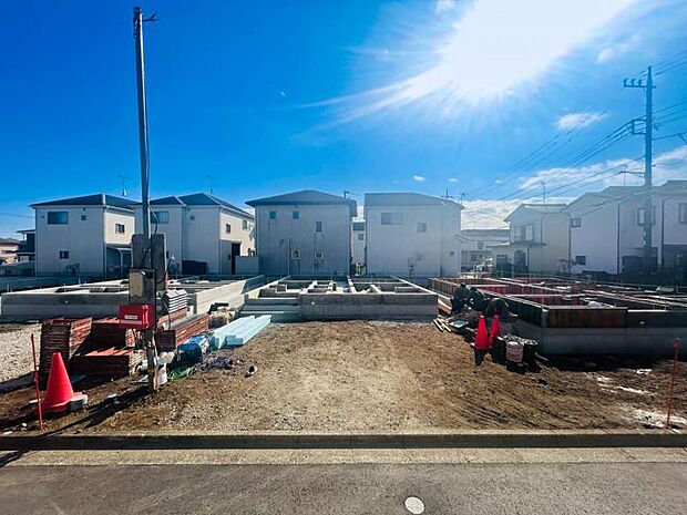 【現地写真：令和8年1月完成予定】※同メーカーのモデルハウスがございます。