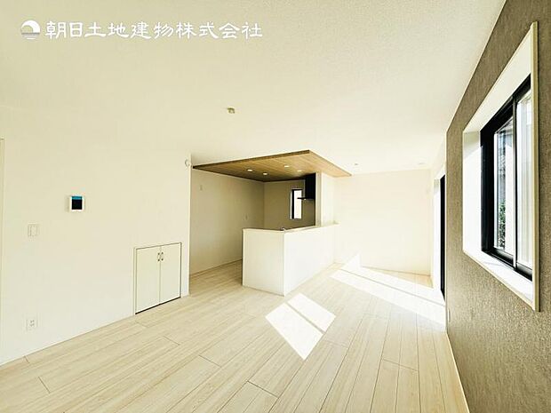 【LDK】大切なご家族が集まるからこそLDKはこだわりたい!休日はおひさまの光をたっぷりと取りこめるリビングでゆったりと過ごしませんか?