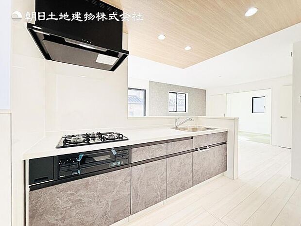 【キッチン】キッチンワークしながら大切な家族との会話を楽しむ。家族のコミュニケーションが生まれるキッチンです!