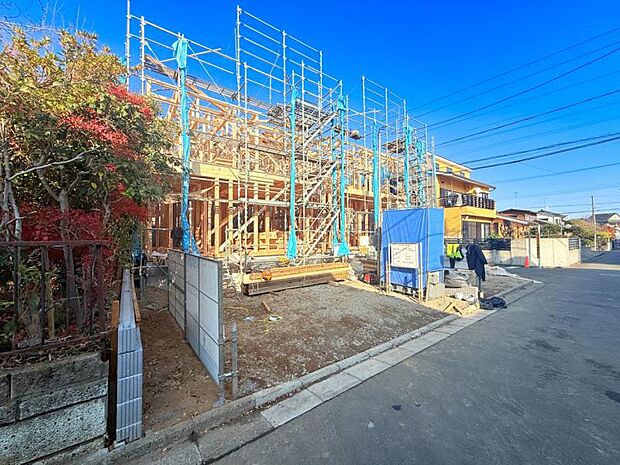 【現地写真：令和8年2月末完成予定】※同メーカーのモデルハウスがございます。