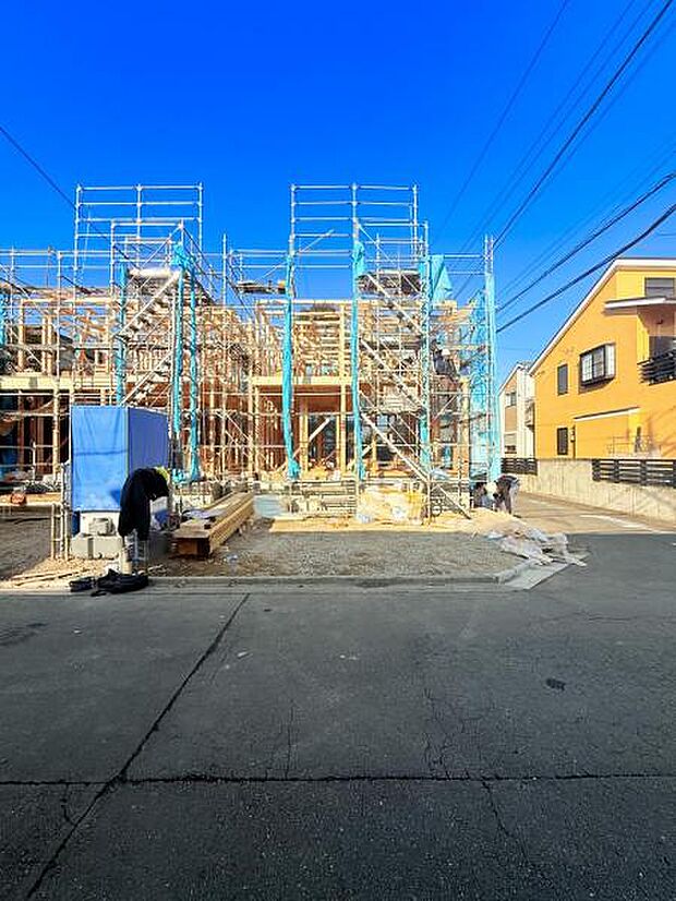 【現地写真：令和8年2月末完成予定】※同メーカーのモデルハウスがございます。