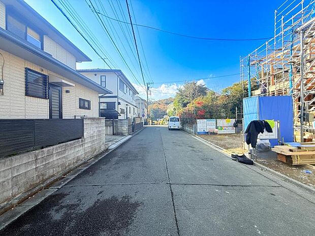 【現地写真:令和8年2月末完成予定】※同メーカーのモデルハウスがございます。