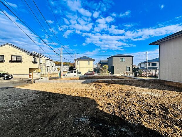 【現地写真:令和8年3月末完成予定】※同メーカーのモデルハウスがございます。