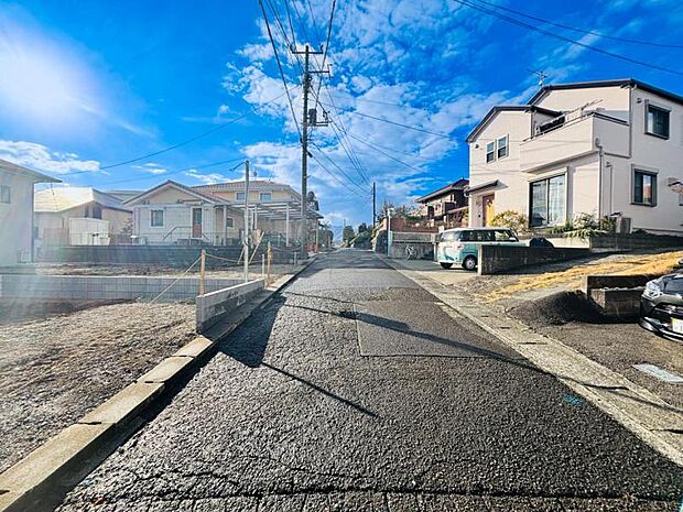 【現地写真：令和8年3月末完成予定】※同メーカーのモデルハウスがございます。