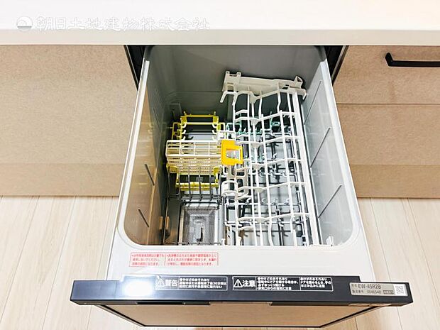 【ビルトイン食洗機】洗浄から乾燥までボタン一つで完結する食洗機付き。大変な洗い物がぐっと短く済みます!