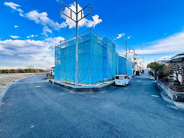 【現地外観：令和8年3月中旬完成予定】※同メーカーのモデルハウスがございます。