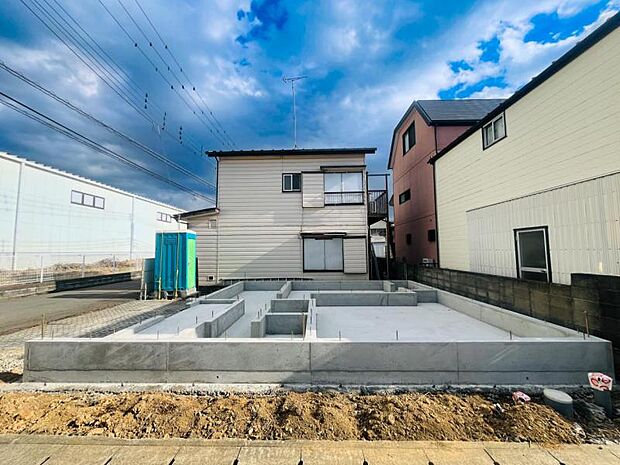 【現地写真:令和8年5月末完成予定】※同メーカーのモデルハウスがございます。