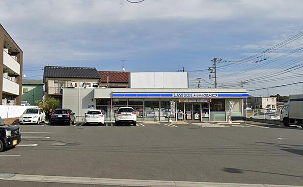 【ローソン・スリーエフ　海老名門沢橋六丁目店】320ｍ　商品が見やすく陳列されていて買い物がしやすいです。店員さんの対応もいいです。