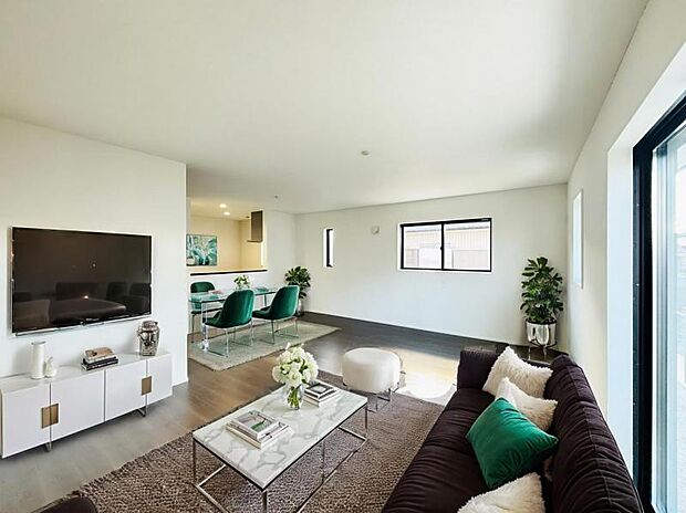 【LDK】大切なご家族が集まるからこそＬＤＫはこだわりたい！休日はおひさまの光をたっぷりと取りこめるリビングでゆったりと過ごしませんか？※家具はＣＧ合成の為付属しません。